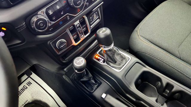 2025 Jeep Wrangler 4xe Sahara 4x4 - 23009518 - 14