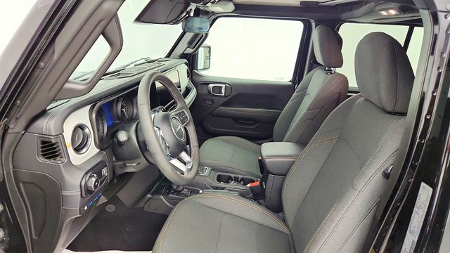 2025 Jeep Wrangler 4xe Sahara 4x4 - 23009518 - 18