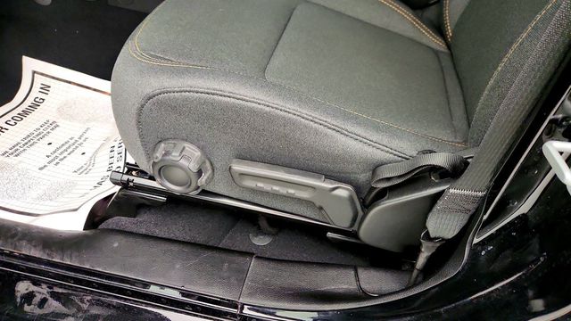 2025 Jeep Wrangler 4xe Sahara 4x4 - 23010746 - 10