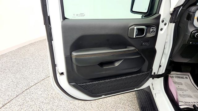 2025 Jeep Wrangler 4xe Sahara 4x4 w/ Body Color Hard Top - 23011307 - 9