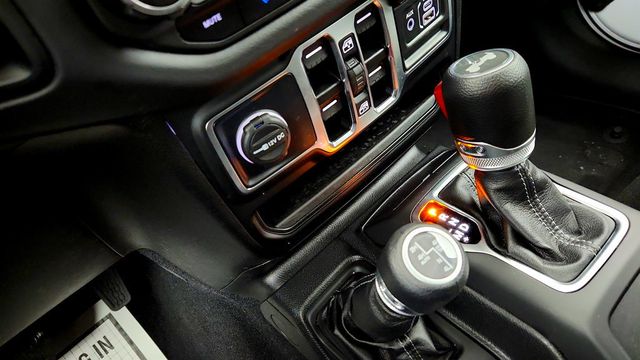 2025 Jeep Wrangler 4xe Sahara 4x4 w/ Body Color Hard Top - 23011307 - 15