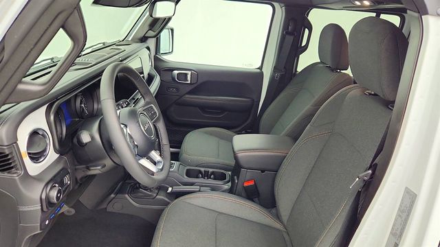 2025 Jeep Wrangler 4xe Sahara 4x4 w/ Body Color Hard Top - 23011307 - 19