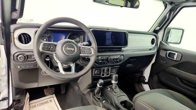 2025 Jeep Wrangler 4xe Sahara 4x4 w/ Body Color Hard Top - 23012304 - 11