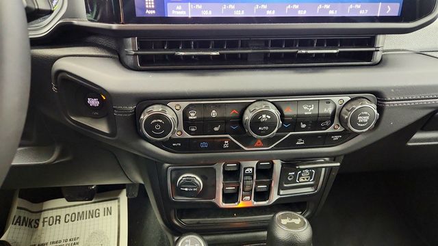 2025 Jeep Wrangler 4xe Sahara 4x4 w/ Body Color Hard Top - 23012304 - 16