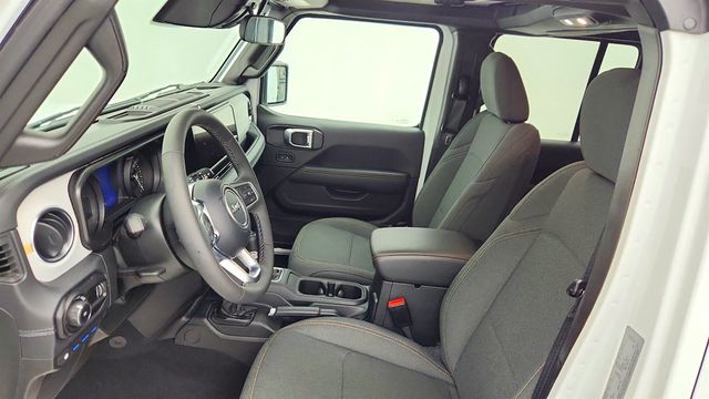 2025 Jeep Wrangler 4xe Sahara 4x4 w/ Body Color Hard Top - 23012304 - 19