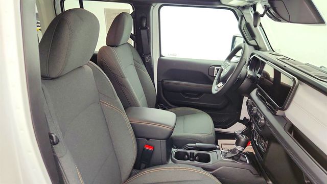 2025 Jeep Wrangler 4xe Sahara 4x4 w/ Body Color Hard Top - 23012304 - 23