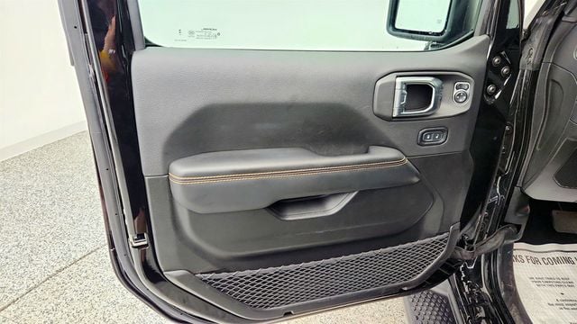 2025 Jeep Wrangler 4xe Sahara 4x4 w/ Body Color Hard Top - 23013001 - 9