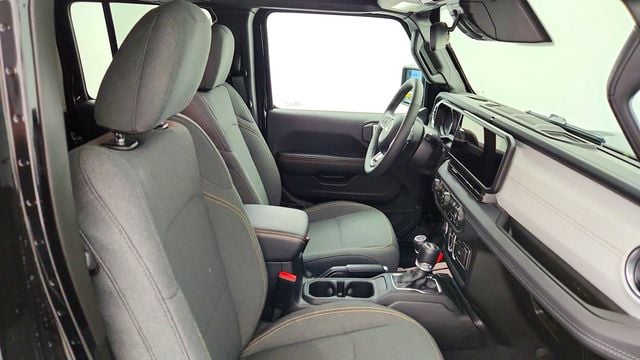 2025 Jeep Wrangler 4xe Sahara 4x4 w/ Body Color Hard Top - 23013001 - 23