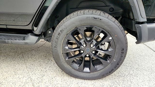 2025 Jeep Wrangler 4xe Sahara 4x4 w/ Body Color Hard Top - 23013001 - 8