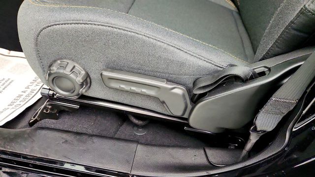 2025 Jeep Wrangler 4xe Sahara 4x4 w/ Body Color Hard Top - 23015413 - 9