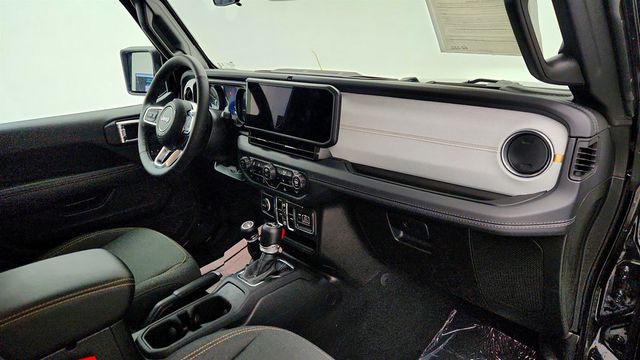 2025 Jeep Wrangler 4xe Sahara 4x4 w/ Body Color Hard Top - 23015413 - 21