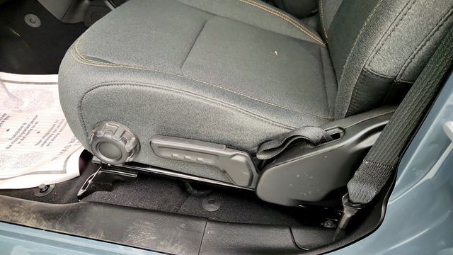 2025 Jeep Wrangler 4xe Sahara 4x4 with Sky One-Touch Power-Top & Active Safety Group - 23017603 - 10