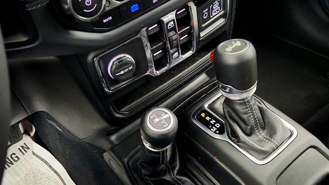 2025 Jeep Wrangler 4xe Sahara 4x4 with Sky One-Touch Power-Top & Active Safety Group - 23017603 - 15