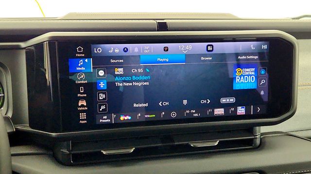 2025 Jeep Wrangler 4xe Sahara 4x4 with Sky One-Touch Power-Top & Active Safety Group - 23017603 - 17