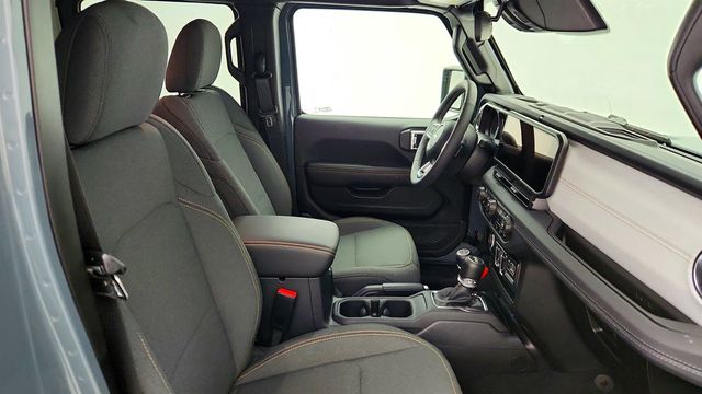 2025 Jeep Wrangler 4xe Sahara 4x4 with Sky One-Touch Power-Top & Active Safety Group - 23017603 - 23