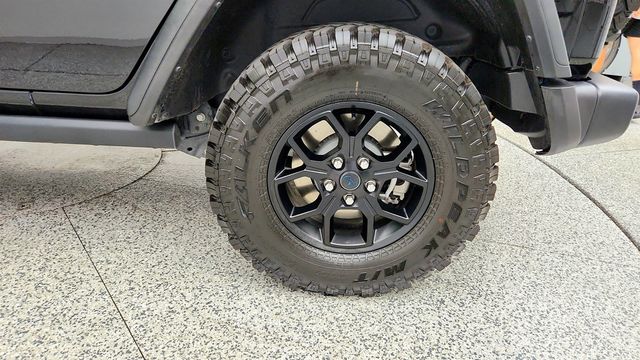 2025 Jeep Wrangler 4xe Willys 4x4 w/ Black Hard Top - 23048503 - 8