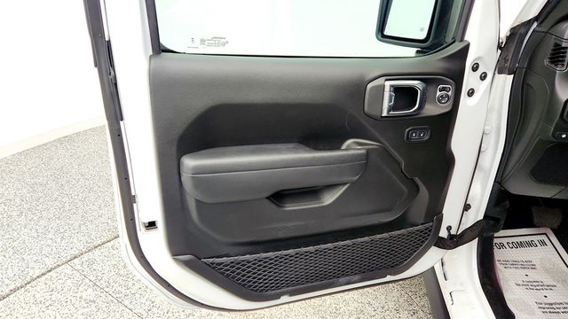 2025 Jeep Wrangler 4xe Willys 4x4 w/ Convenience Group & Black 3 Piece Hard Top - 23010959 - 9