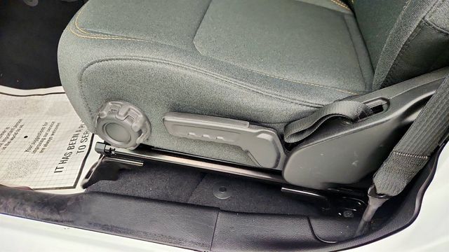 2025 Jeep Wrangler 4xe Willys 4x4 w/ Convenience Group & Black 3 Piece Hard Top - 23010959 - 10