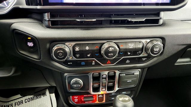 2025 Jeep Wrangler 4xe Willys 4x4 w/ Convenience Group & Black 3 Piece Hard Top - 23010959 - 16