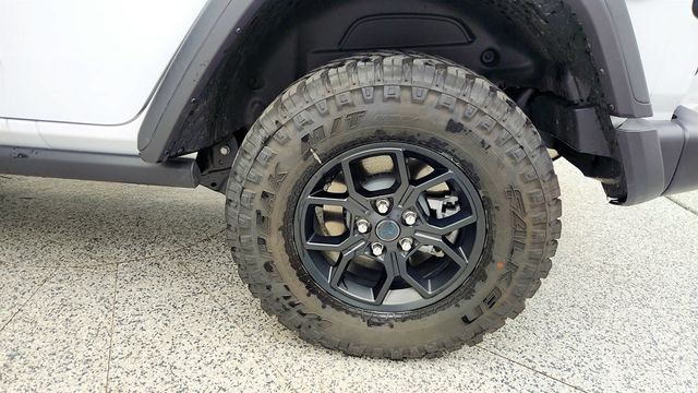 2025 Jeep Wrangler 4xe Willys 4x4 w/ Convenience Group & Black 3 Piece Hard Top - 23010959 - 8