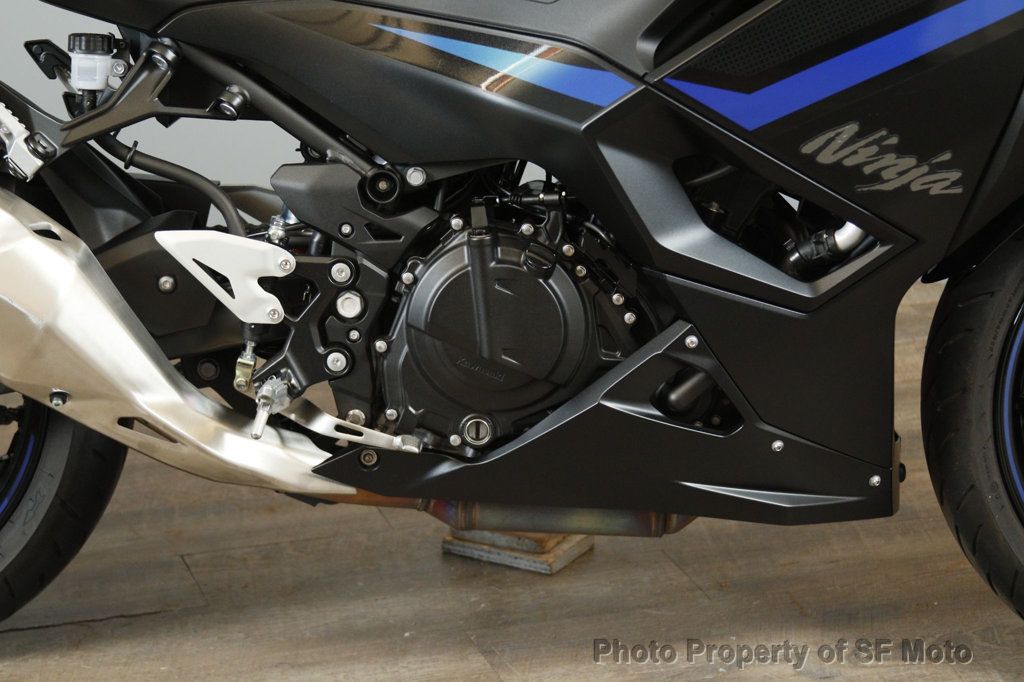 2025 Kawasaki Ninja 500 ABS One Owner, 1251 Mi - 22927247 - 14
