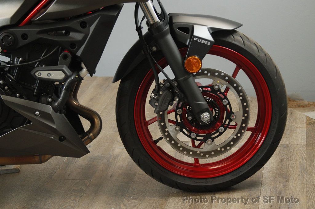 2025 Kawasaki Z500 SE ABS One Owner, 140 Miles - 22988911 - 13