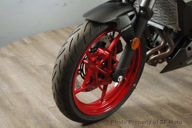 2025 Kawasaki Z500 SE ABS One Owner, 140 Miles - 22988911 - 18