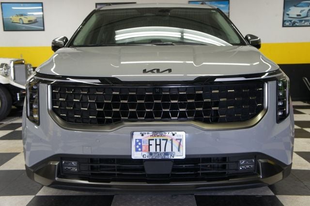 2025 Kia Carnival 1-Owner, SX Prestige, 3rd Row Seats! Immaculate! - 22993658 - 0