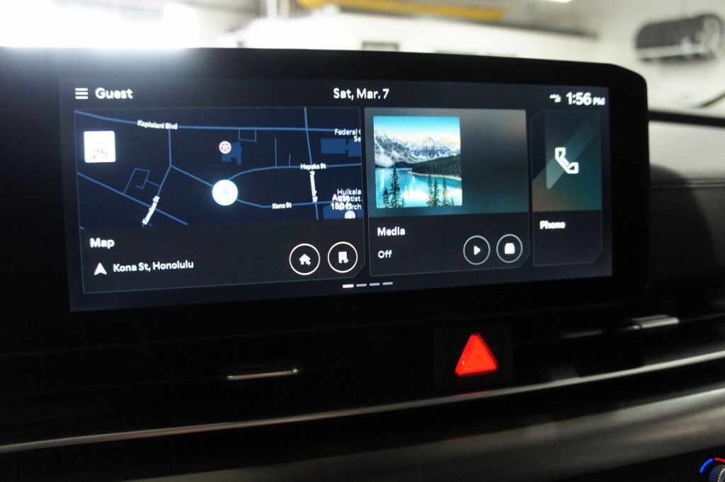 2025 Kia Carnival 1-Owner, SX Prestige, 3rd Row Seats! Immaculate! - 22993658 - 25