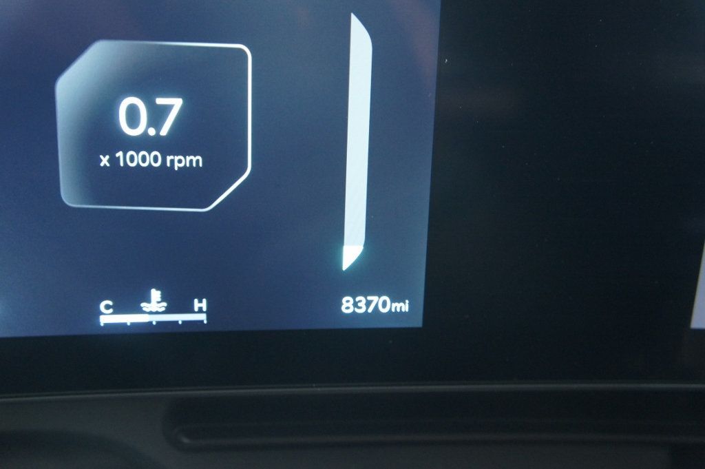 2025 Kia Carnival 1-Owner, SX Prestige, 3rd Row Seats! Immaculate! - 22993658 - 27