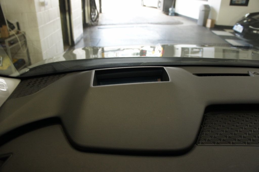 2025 Kia Carnival 1-Owner, SX Prestige, 3rd Row Seats! Immaculate! - 22993658 - 29