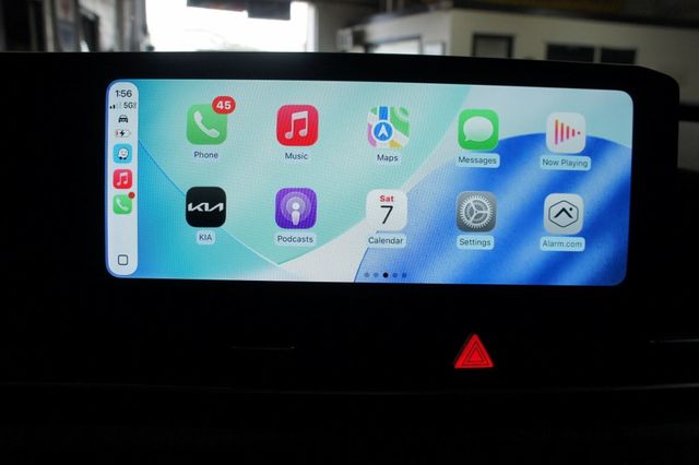 2025 Kia Carnival 1-Owner, SX Prestige, 3rd Row Seats! Immaculate! - 22993658 - 31