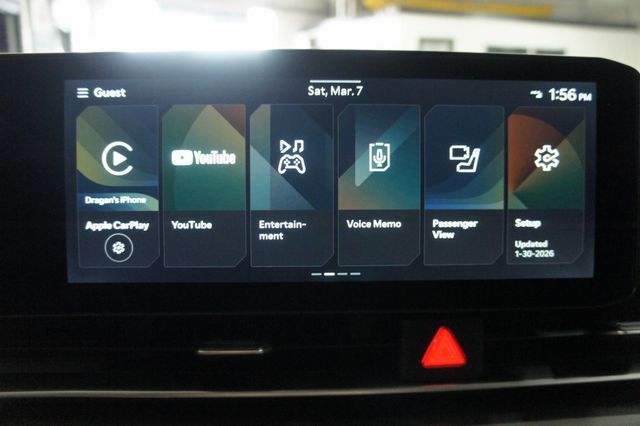 2025 Kia Carnival 1-Owner, SX Prestige, 3rd Row Seats! Immaculate! - 22993658 - 32