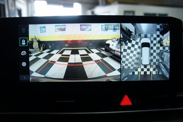 2025 Kia Carnival 1-Owner, SX Prestige, 3rd Row Seats! Immaculate! - 22993658 - 33