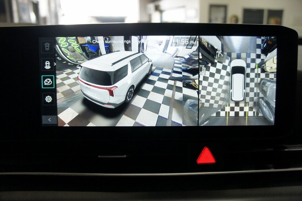 2025 Kia Carnival 1-Owner, SX Prestige, 3rd Row Seats! Immaculate! - 22993658 - 34