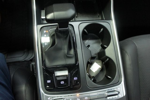 2025 Kia Carnival 1-Owner, SX Prestige, 3rd Row Seats! Immaculate! - 22993658 - 36