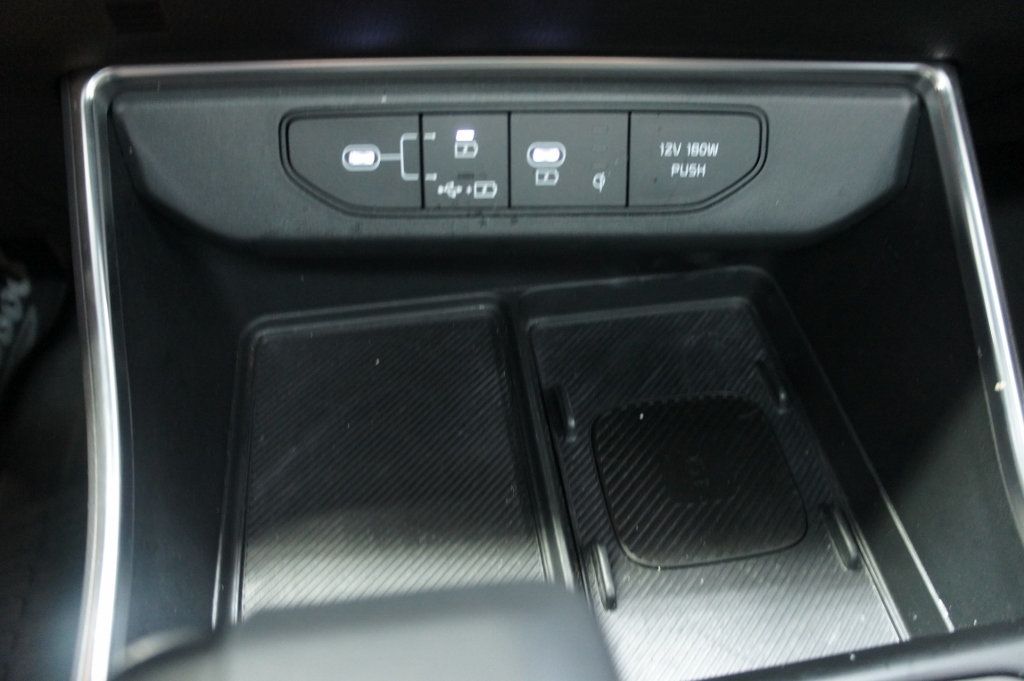 2025 Kia Carnival 1-Owner, SX Prestige, 3rd Row Seats! Immaculate! - 22993658 - 37