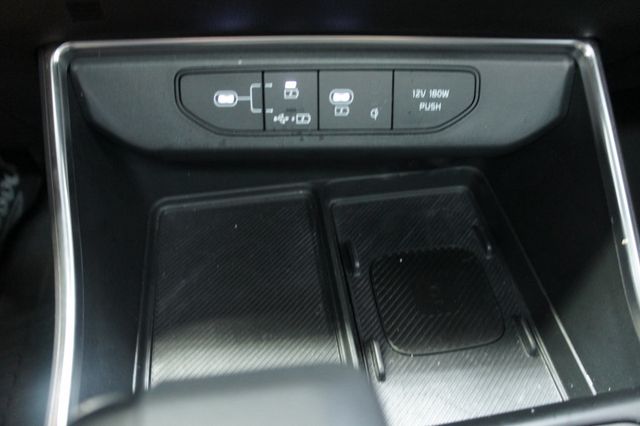 2025 Kia Carnival 1-Owner, SX Prestige, 3rd Row Seats! Immaculate! - 22993658 - 37