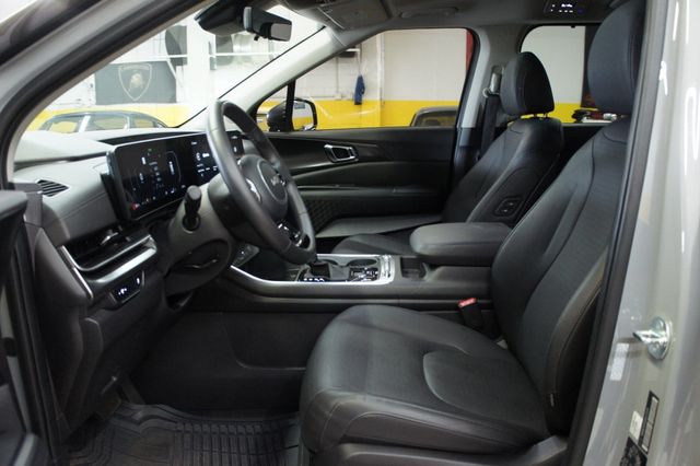 2025 Kia Carnival 1-Owner, SX Prestige, 3rd Row Seats! Immaculate! - 22993658 - 38