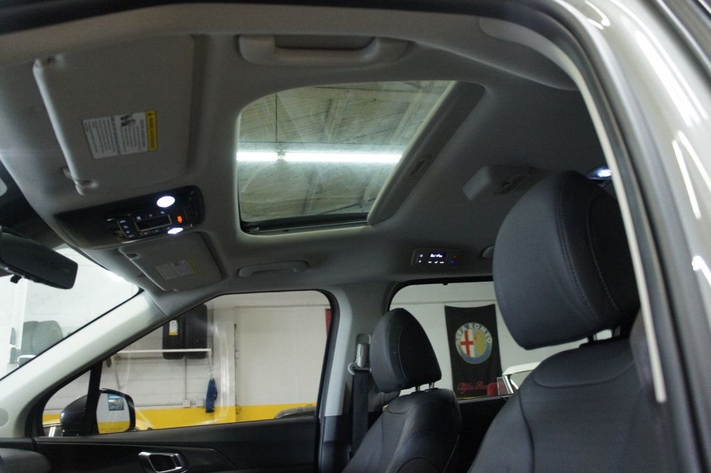 2025 Kia Carnival 1-Owner, SX Prestige, 3rd Row Seats! Immaculate! - 22993658 - 42