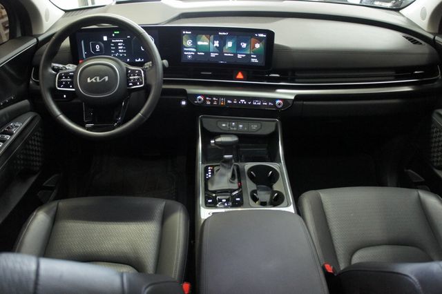 2025 Kia Carnival 1-Owner, SX Prestige, 3rd Row Seats! Immaculate! - 22993658 - 46