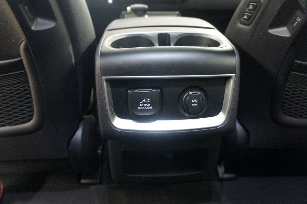 2025 Kia Carnival 1-Owner, SX Prestige, 3rd Row Seats! Immaculate! - 22993658 - 50