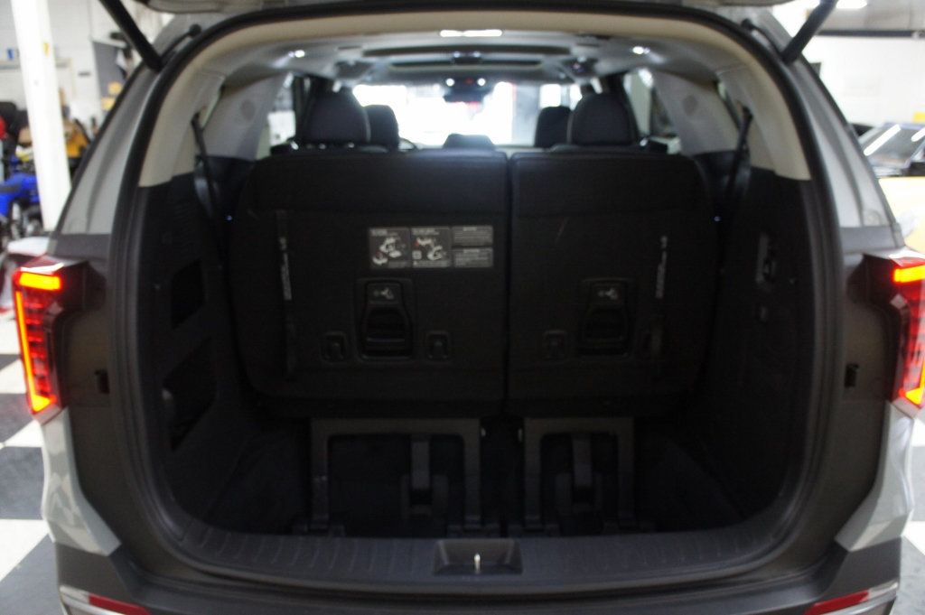 2025 Kia Carnival 1-Owner, SX Prestige, 3rd Row Seats! Immaculate! - 22993658 - 55