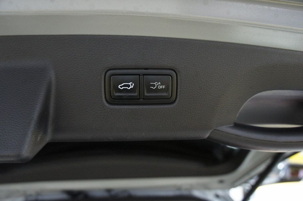 2025 Kia Carnival 1-Owner, SX Prestige, 3rd Row Seats! Immaculate! - 22993658 - 56