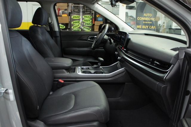 2025 Kia Carnival 1-Owner, SX Prestige, 3rd Row Seats! Immaculate! - 22993658 - 58