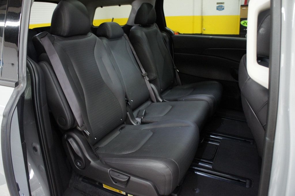 2025 Kia Carnival 1-Owner, SX Prestige, 3rd Row Seats! Immaculate! - 22993658 - 7