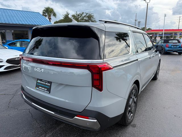 2025 Kia Sedona SX's photo