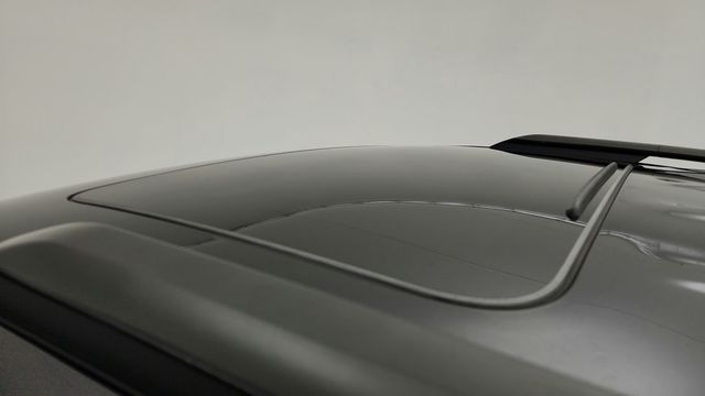 2025 Kia Carnival SX FWD w/ Rear Seat Entertainment & Dark Edition Pkg - 23081003 - 9