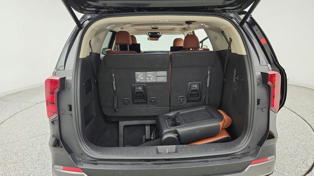 2025 Kia Carnival SX FWD w/ Rear Seat Entertainment & Dark Edition Pkg - 23081003 - 22