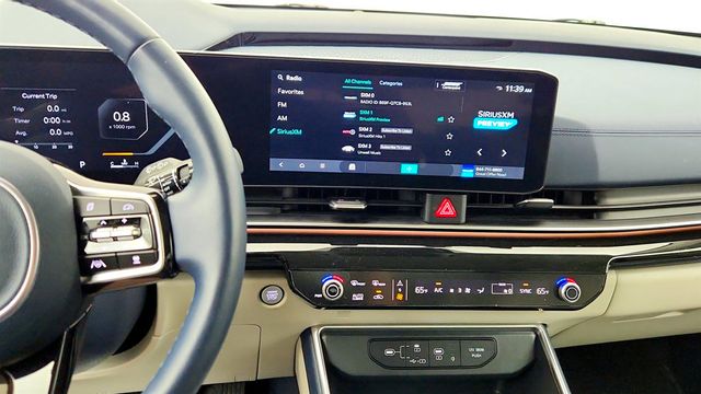 2025 Kia Carnival SX Prestige w/ Dual Rear Entertainment & VIP 2nd Row Seats - 23006874 - 17